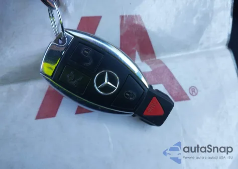 2012 Mercedes-Benz C 250 Sport z USA, uszkodzony, nr VIN WDDGF4HB2CR235046